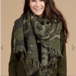 Altard State One Size Scarf Blanket in Camo